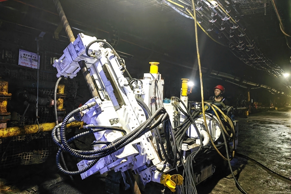 1686302760203545.jpg 鉆機_副本.jpg