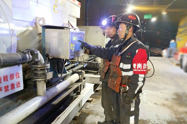 1687227339904580.jpg 集中上崗查隱患_副本.jpg