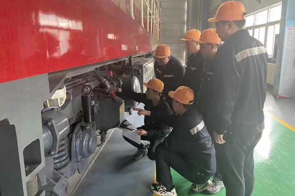 1692058779120175.jpg 發揮黨員先鋒模范作用_副本.jpg