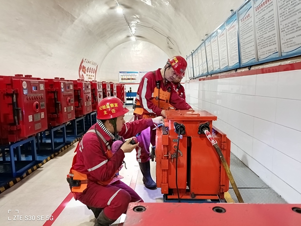 1693383954162273.jpg 盤區變電所監督檢查.jpg