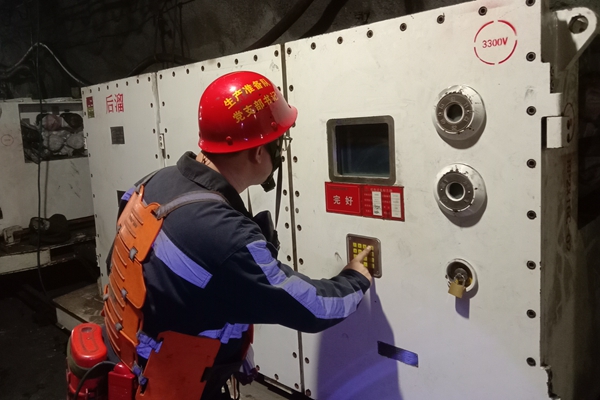 1700212043197047.jpg 生產(chǎn)準(zhǔn)備隊(duì)黨支部_副本.jpg