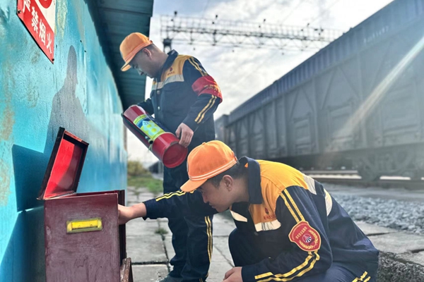 1700616510153401.jpg 黨員隱患排查_副本.jpg