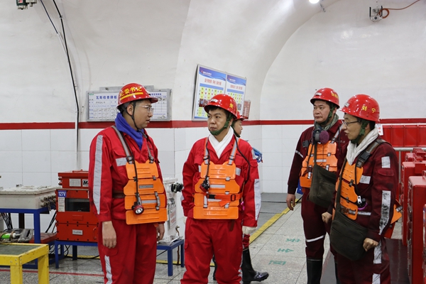 1702626129133725.jpg 白書(shū)記-小莊.jpg