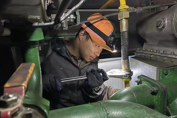 1704160927491756.jpg 機車檢修工_副本.jpg