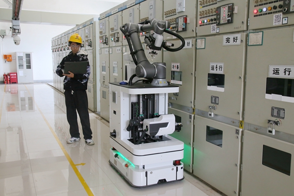 1705366874176003.jpg 4.智能操作機器人_副本.jpg