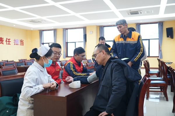 1711074835196720.jpg 開展健康義診_副本.jpg