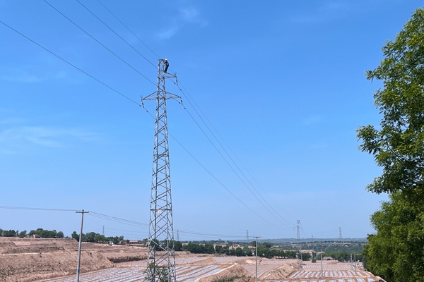 1715334126138586.jpg 線路搶修_副本.jpg