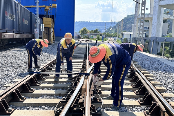 1724030213205622.jpg 線路檢修_副本.jpg