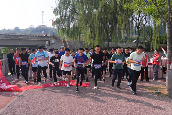 1727420482156408.jpg 起跑_副本_副本.jpg