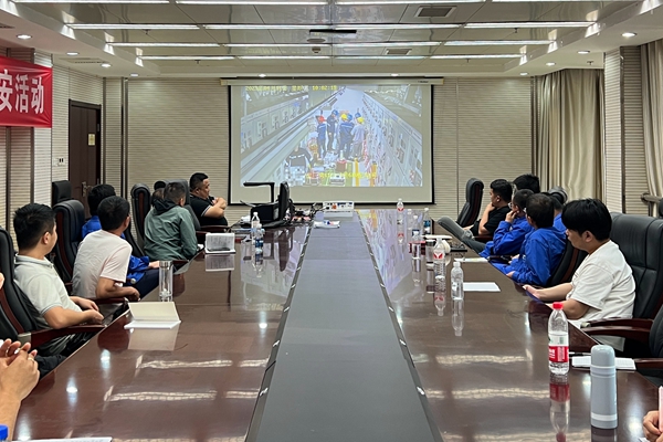 1727423306174004.jpg 警示教育_副本.jpg