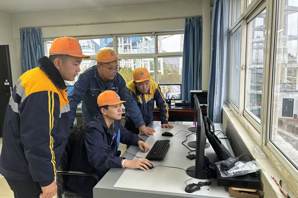 1732613452178230.jpg 監督管理干部落實責任_副本.jpg