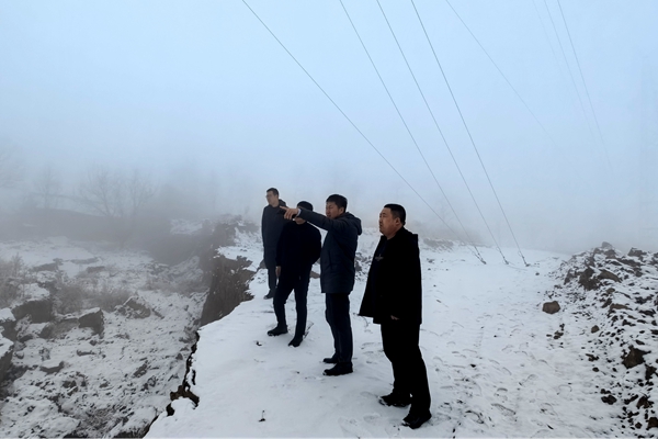 1736475384213561.jpg 雪天巡線_副本.jpg