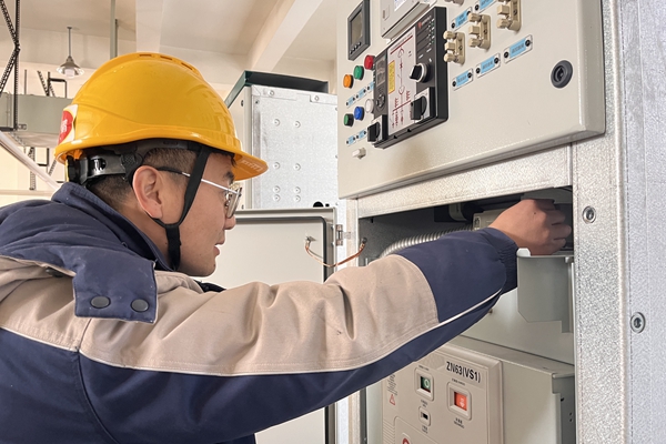 1738999534209607.jpg 3.設備調試_副本.jpg