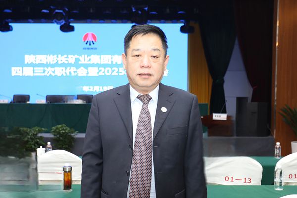 1740469318624174.jpg 1 宓偉凡_副本.jpg