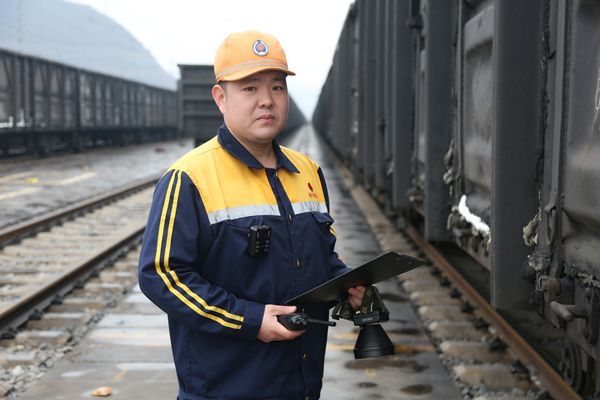 1740642711112984.jpg 王坤(2)_副本.jpg