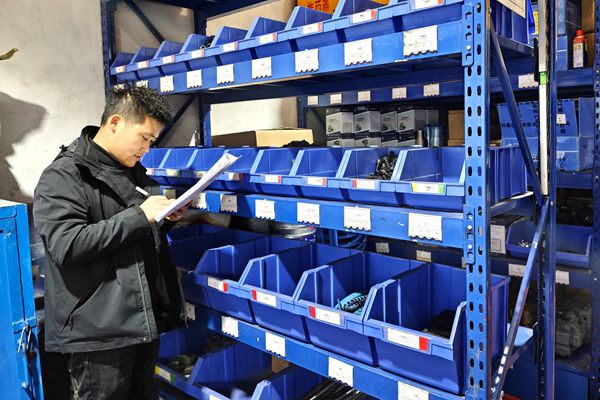 1740724713126589.jpg 第一段,庫房定制化管理_副本.jpg