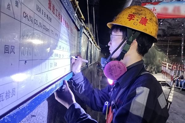 1744102222190951.jpg f44430efa182e234033d6fc7d4ec0cc4_副本.jpg