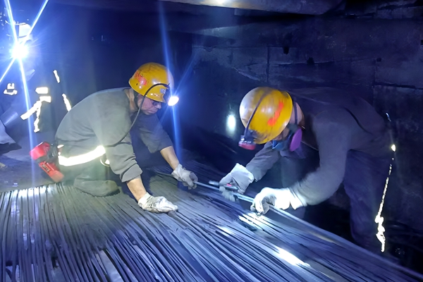 1746775695190710.jpg 2 皮帶硫化_副本.jpg