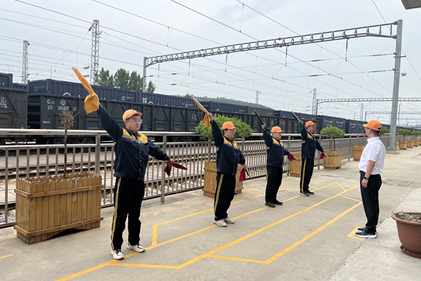 1748942956160199.jpg 手信號演練_副本.jpg