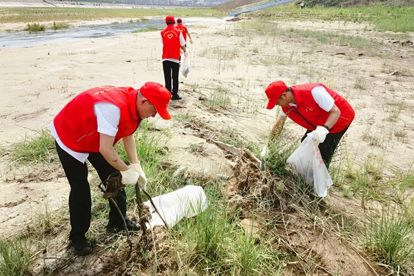 1749107908138176.jpg 小莊.jpg