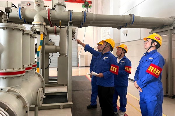 1749181762163099.jpg 群安員查隱患 (2)_副本.jpg