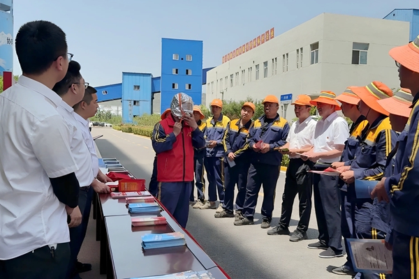 1750059946164476.jpg 消防過濾式自救呼吸器講解演示_副本.jpg