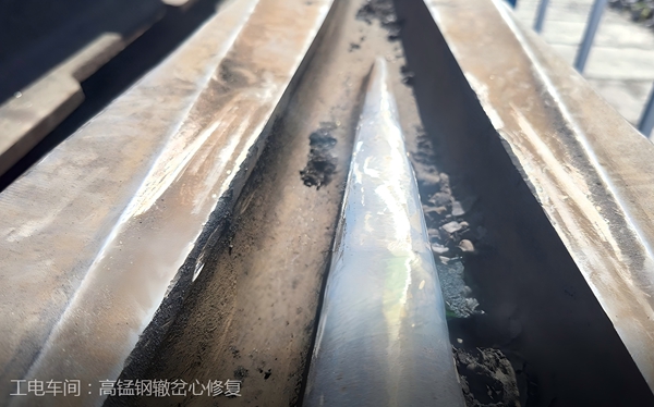 高錳鋼轍岔心修復_副本.jpg