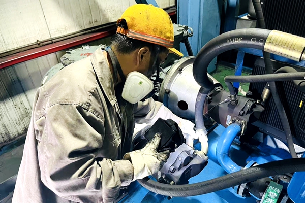 1752484744183304.jpg 設(shè)備維護_副本.jpg