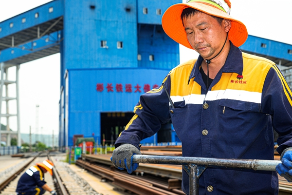 1752829123154460.jpg 鐵路線路工_副本.jpg