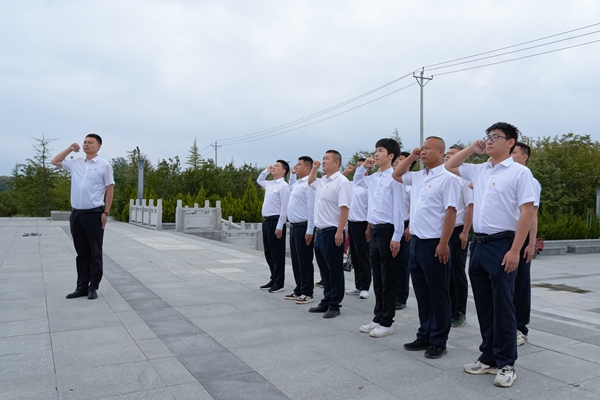 1757553235212615.jpg 重溫入團誓詞_副本.jpg