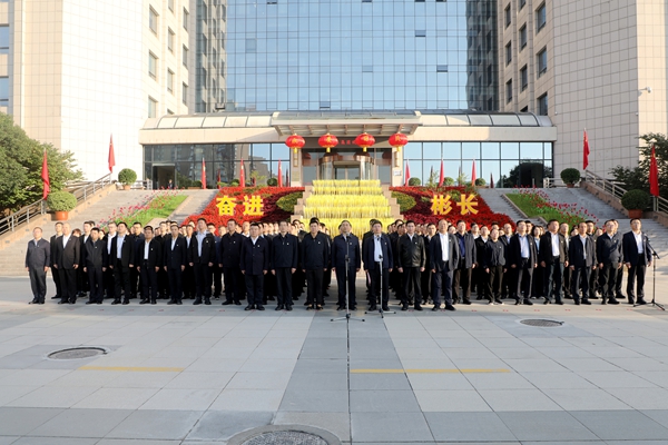 1759193920196995.jpg 2.jpg