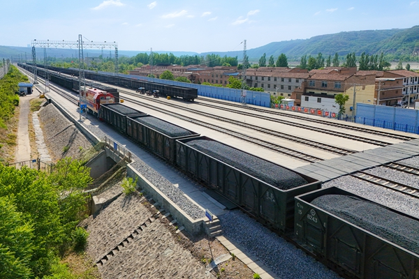 1763372366101656.jpg 裝車作業_副本.jpg