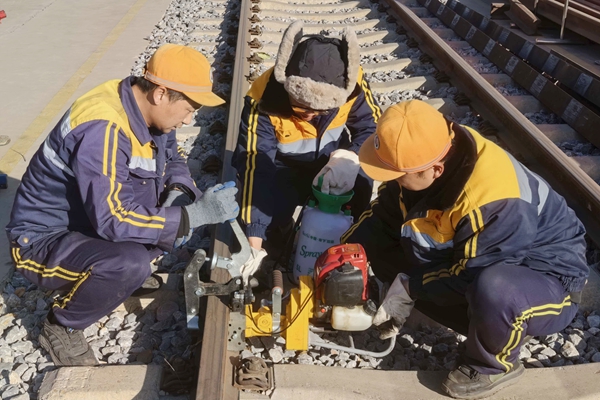 1765853268330088.jpg 創新創效_副本.jpg